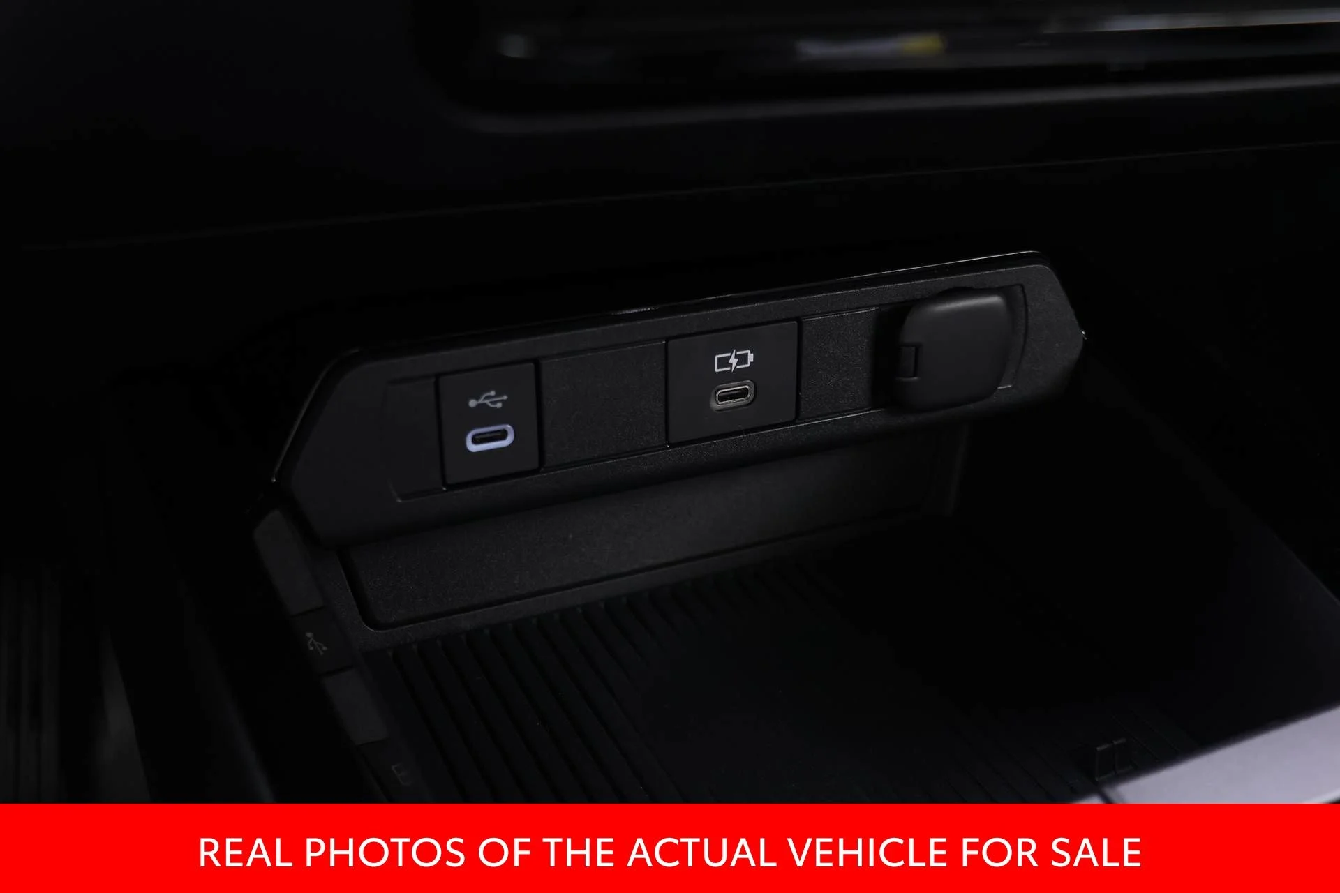 2026 Toyota Prius LE - Photo 9