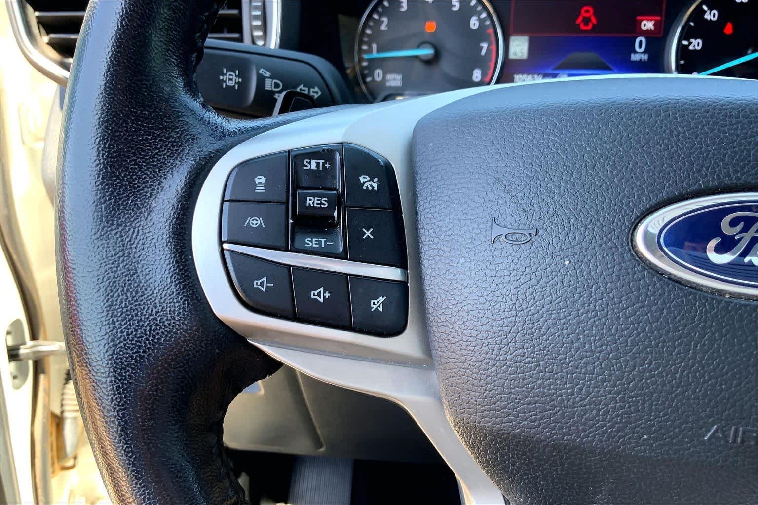Used 2021 Star White Metallic Tri-Coat Ford XLT image 24
