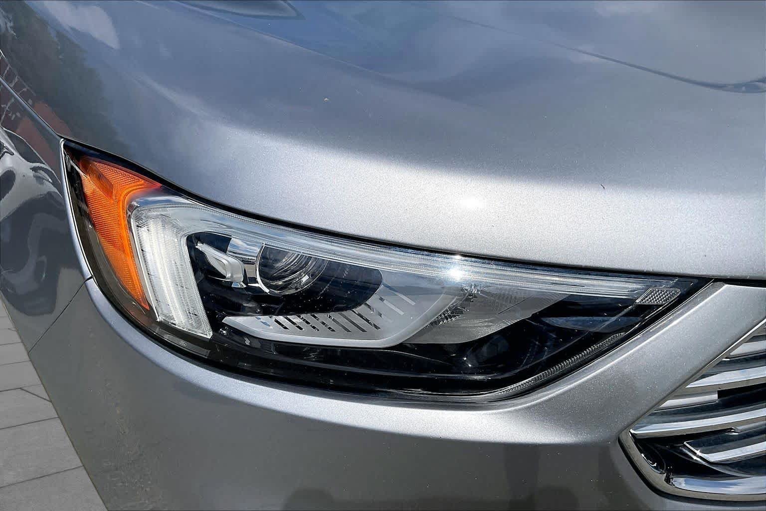 Used 2021 Iconic Silver Ford SEL image 27