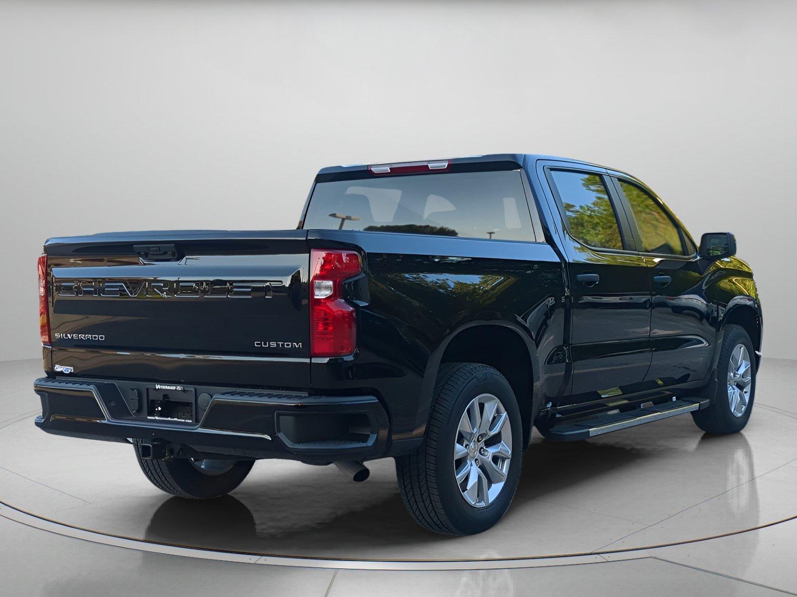 Used 2024 Black Chevrolet Custom Crew Cab Pickup image 39