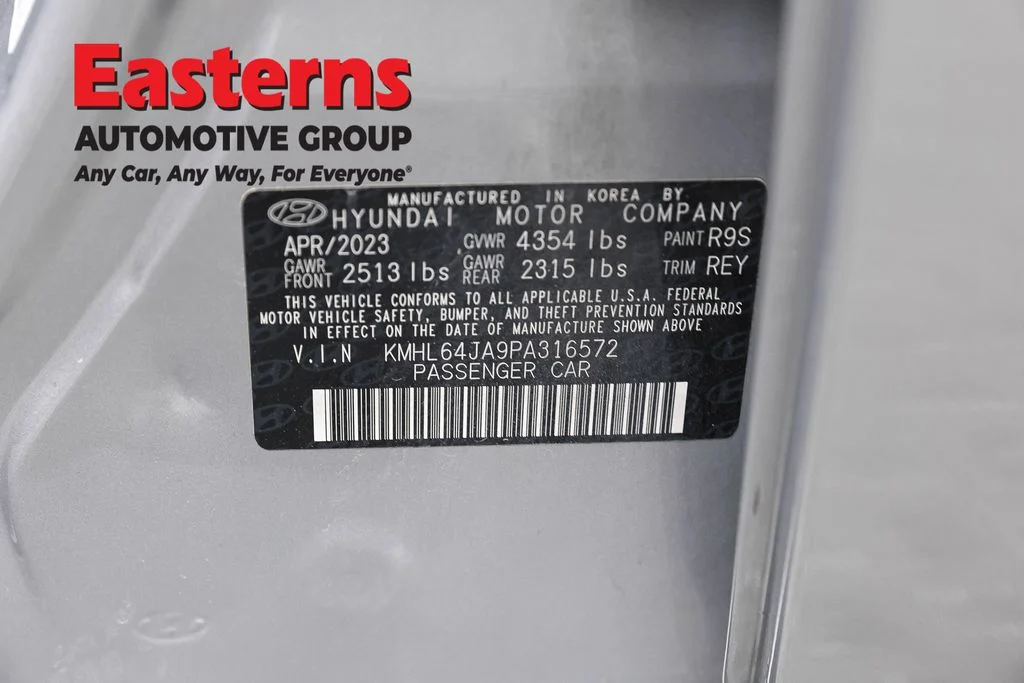 Used 2023 Silver Hyundai SEL image 35