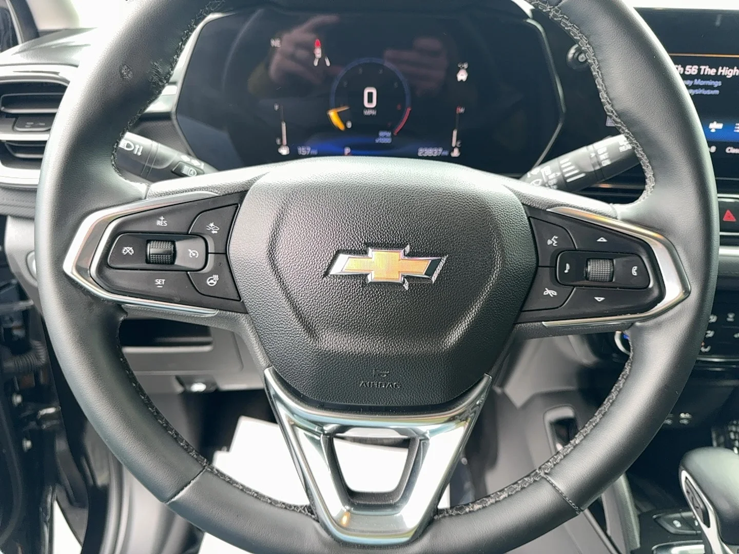 Used 2025 Mosaic Black Metallic Chevrolet LT image 13