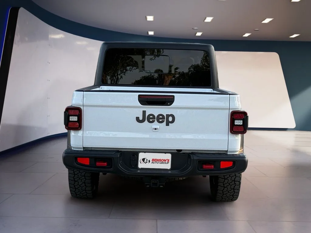 Used 2026 White Jeep Rubicon image 4