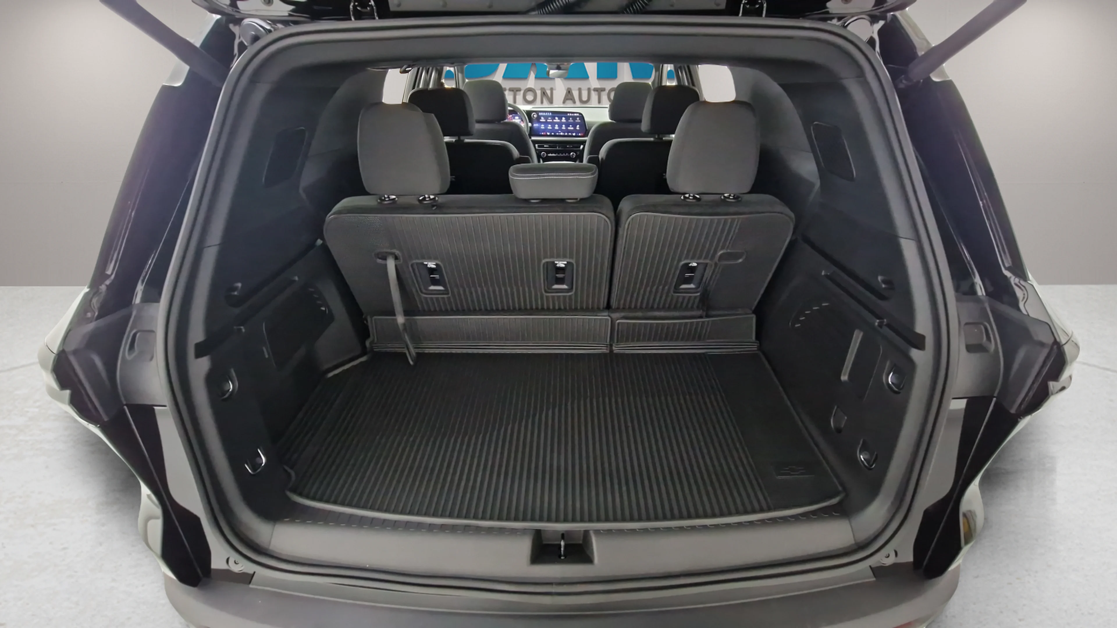 New 2026 Mosaic Black Metallic Chevrolet LT image 28