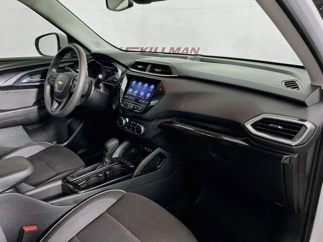 Used 2022 White Chevrolet LT image 37