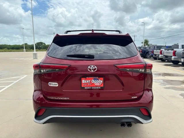 Used 2022 Red Toyota XSE image 4
