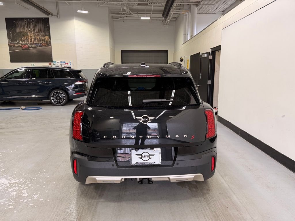 New 2026 Midnight Black II Metallic MINI  image 4