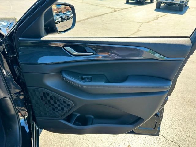 Used 2023 Black Jeep Laredo image 19