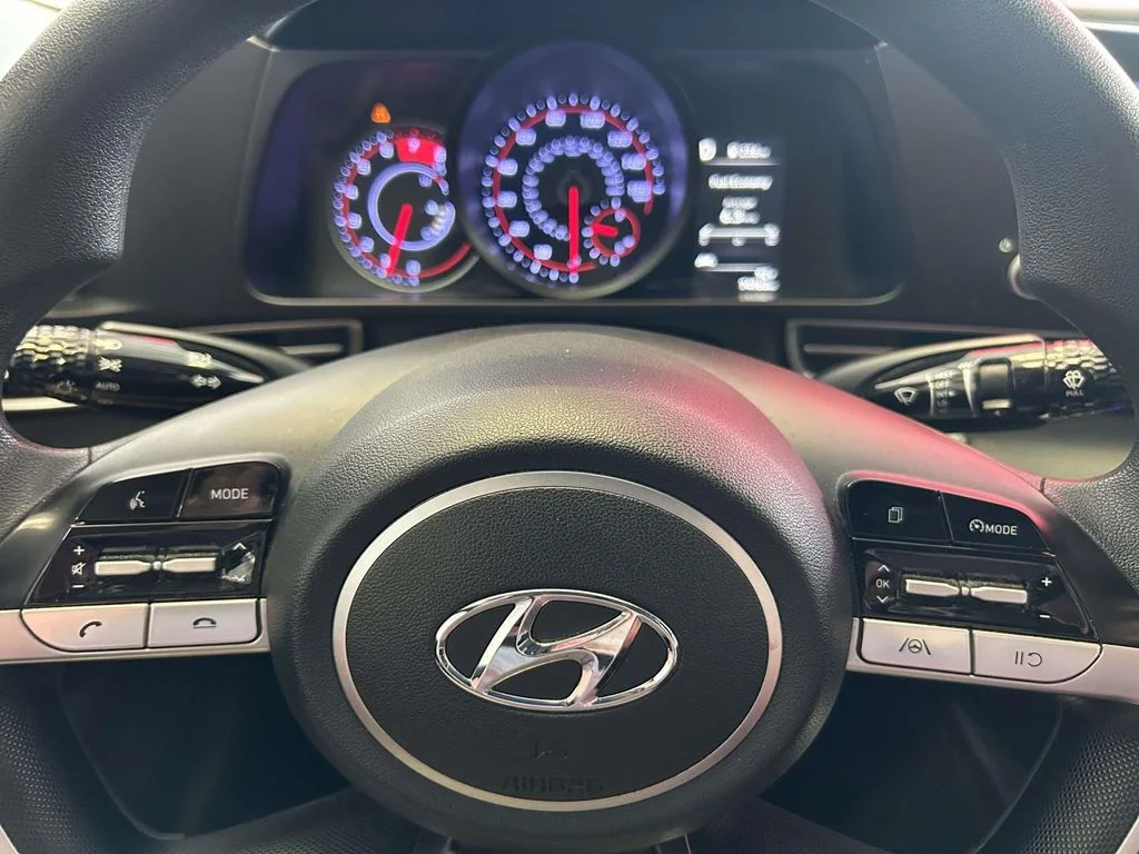 Used 2023 Black Hyundai SEL image 23