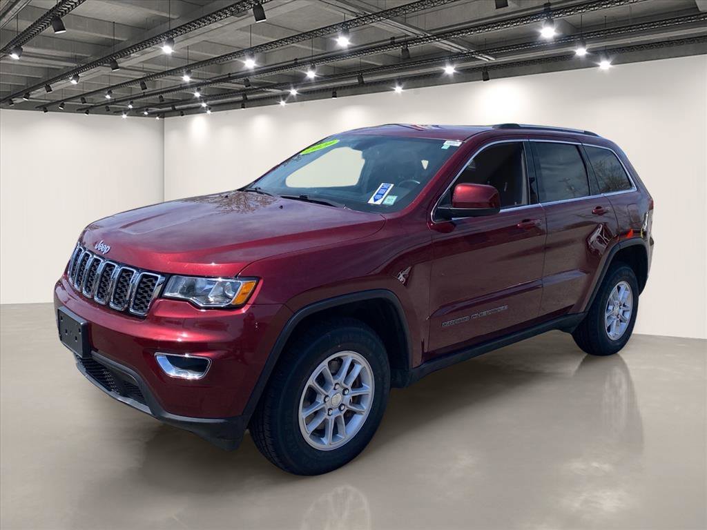 Used 2020 Velvet Red Pearlcoat Jeep Laredo E image 3