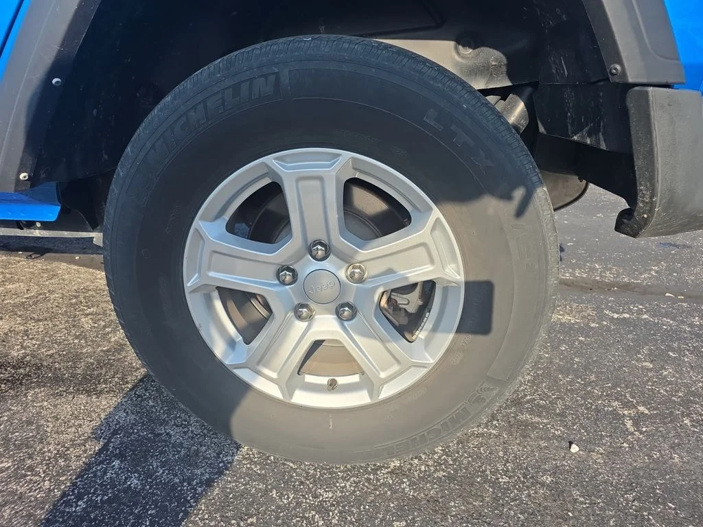 Used 2022 Blue Jeep Unlimited Sport S image 27
