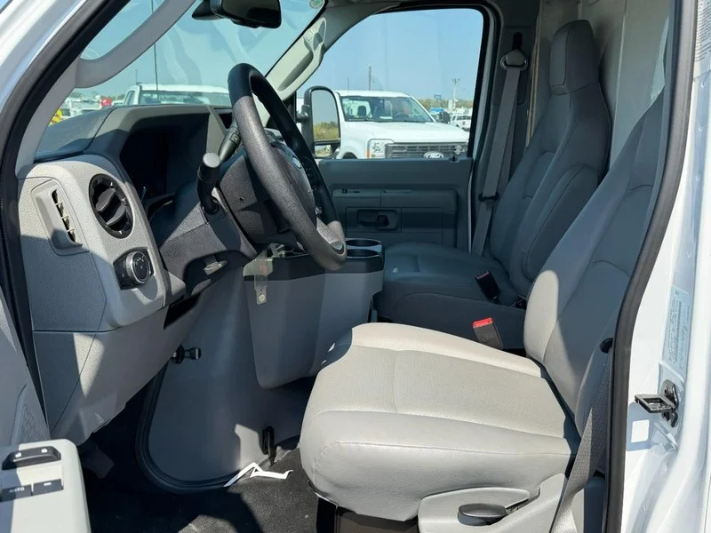 New 2026 Oxford White Ford 12FT BOX image 6