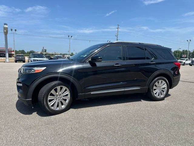 Used 2020 Black Ford Limited image 32