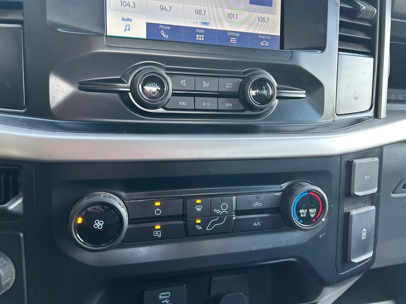 Used 2022 Black Ford XL image 12