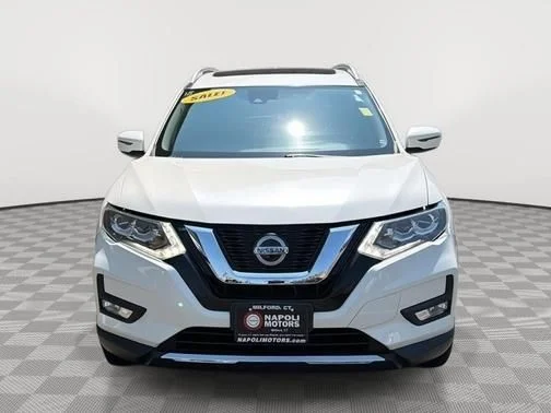 Used 2018 White Nissan SL image 8