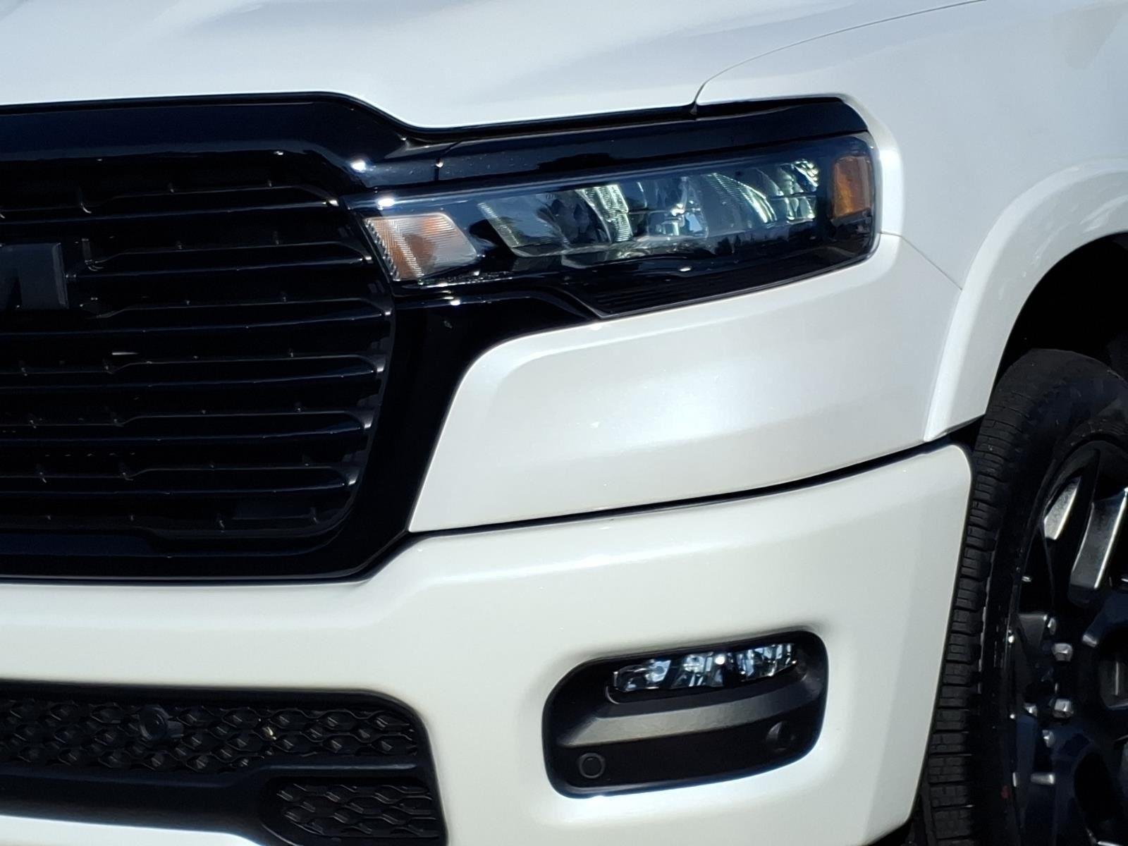New 2026 Ivory White Tri-Coat Pearl-Coat Exterior Paint RAM Laramie image 17