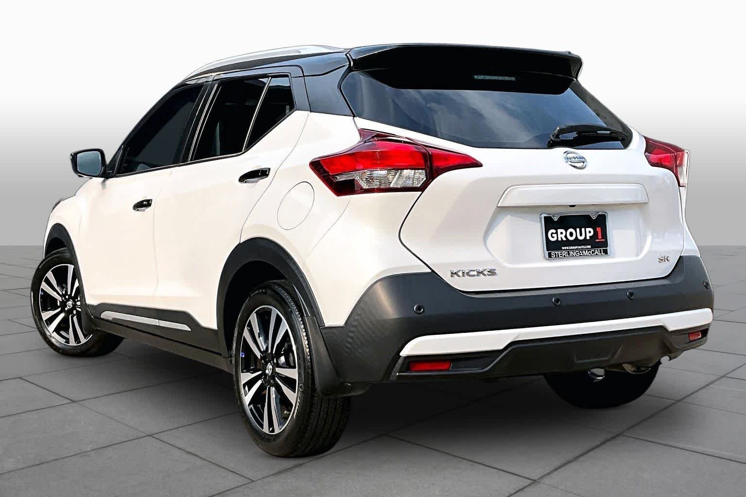 Used 2020 Aspen White/Super Black Nissan SR image 11