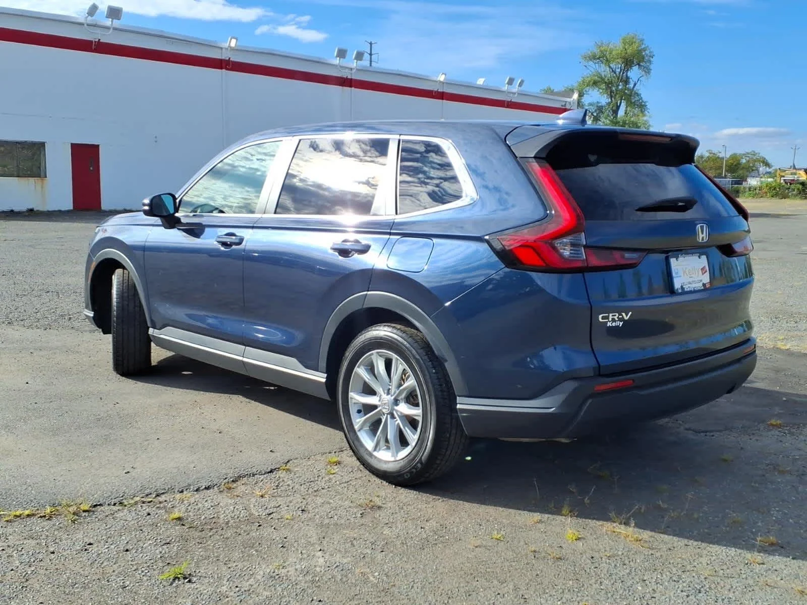 Certified Used 2025 Canyon River Blue Metallic Honda EX image 5