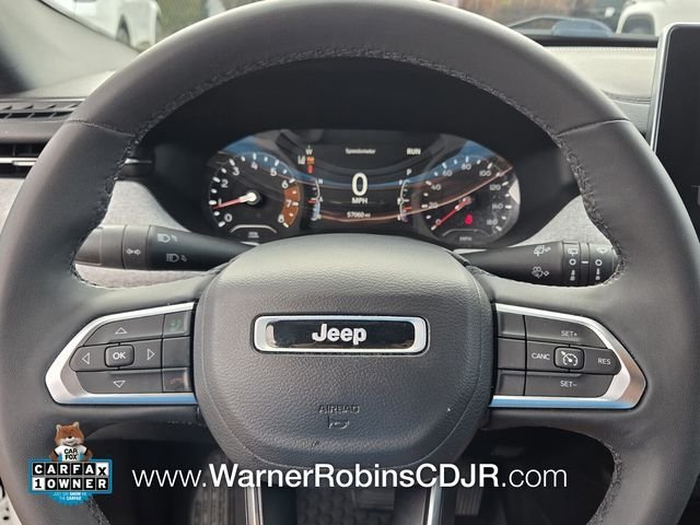 Used 2023 White Jeep Latitude image 26