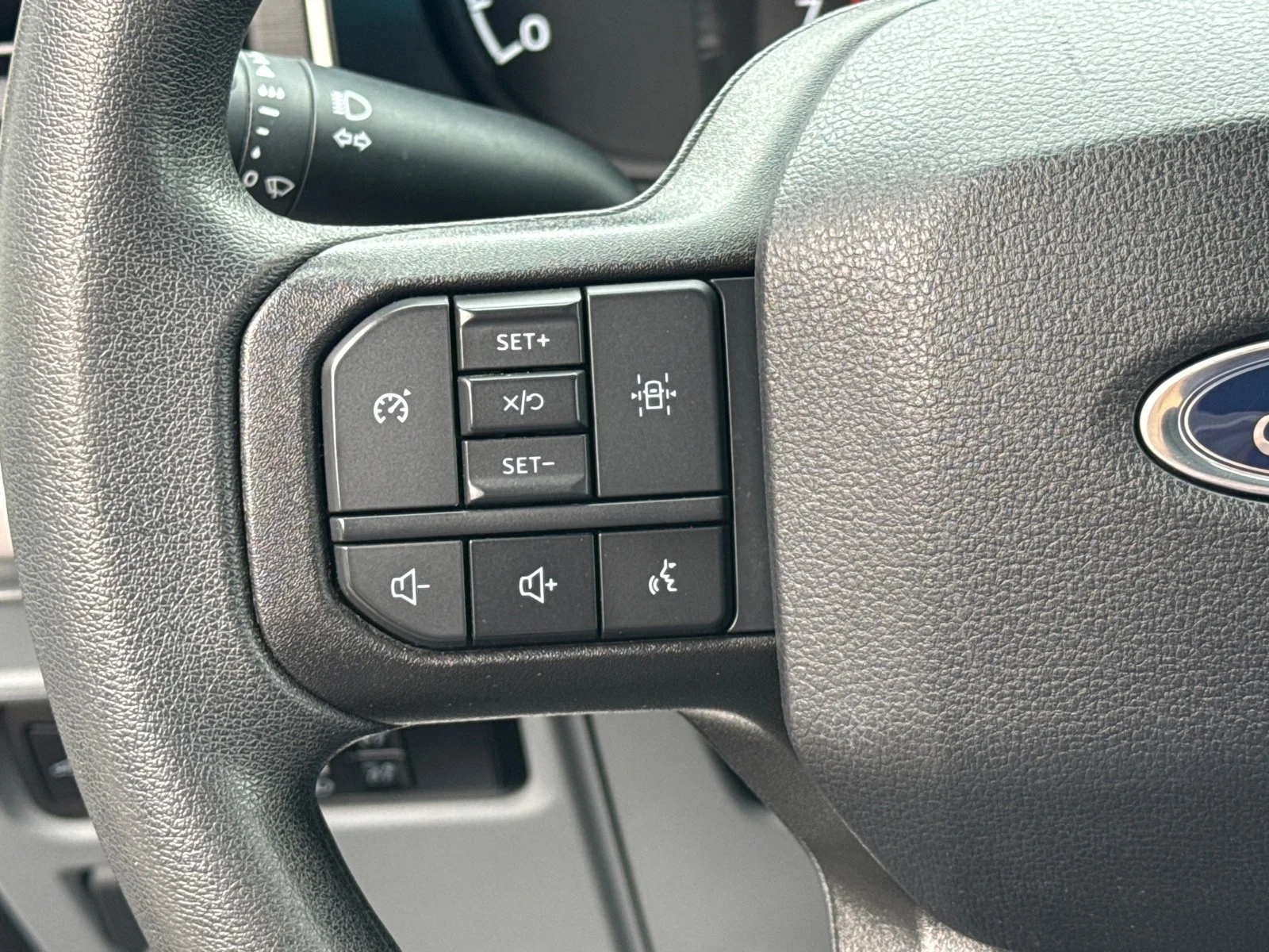 Used 2023 Antimatter Blue Metallic Ford XLT 4WD image 29