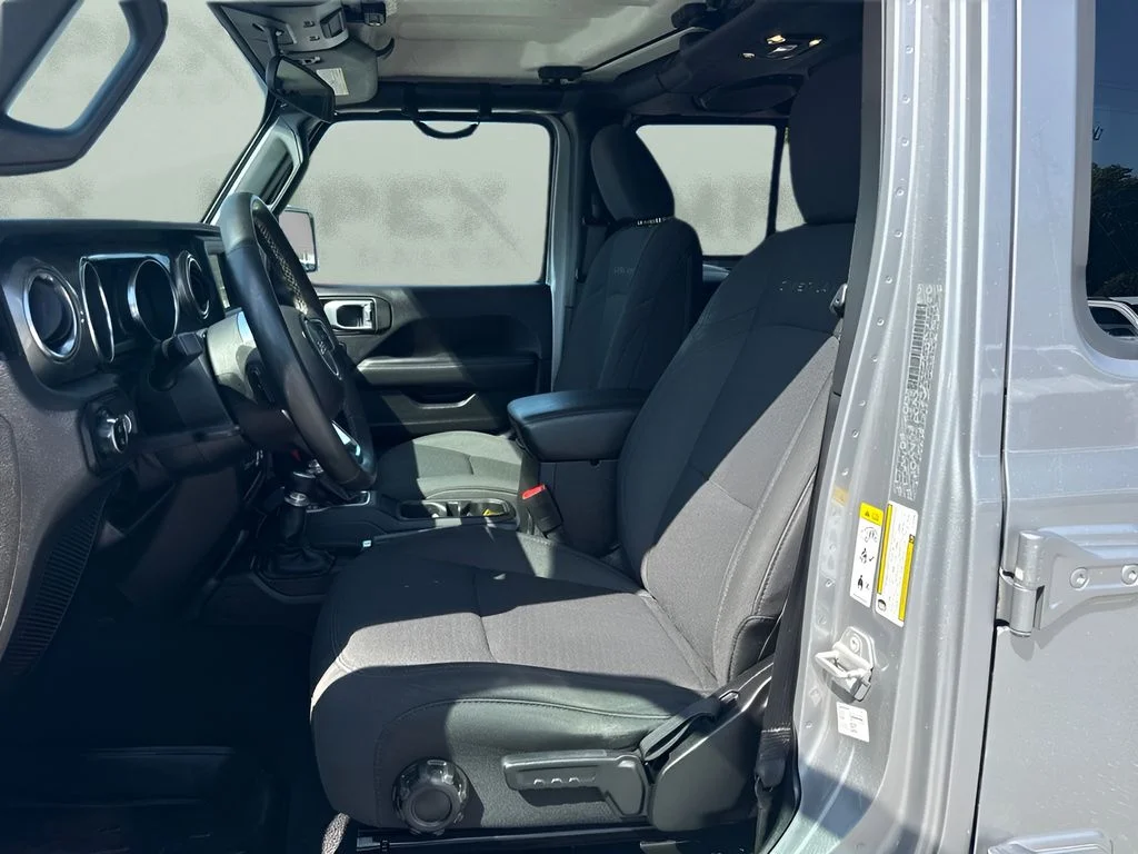 Used 2020 Silver Jeep Overland image 9
