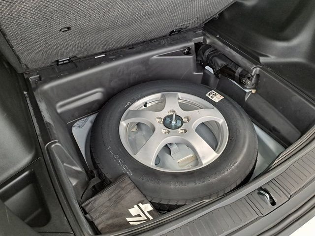 Used 2022 White Jeep Altitude image 30