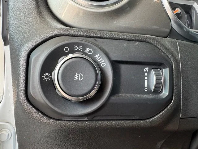 Used 2023 White Jeep Sahara image 26