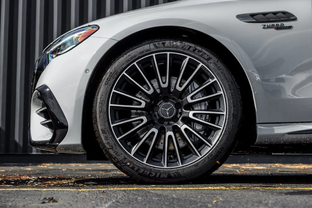 New 2027 MANUFAKTUR Alpine Grey Mercedes-Benz E 53 AMG® image 4