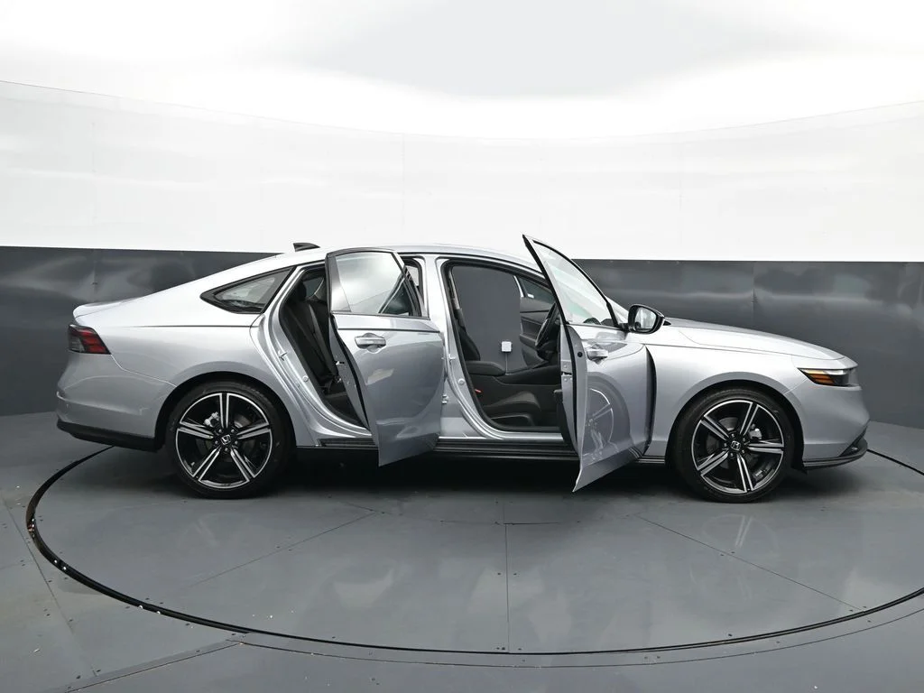 New 2026 Solar Silver Metallic Honda SE image 31