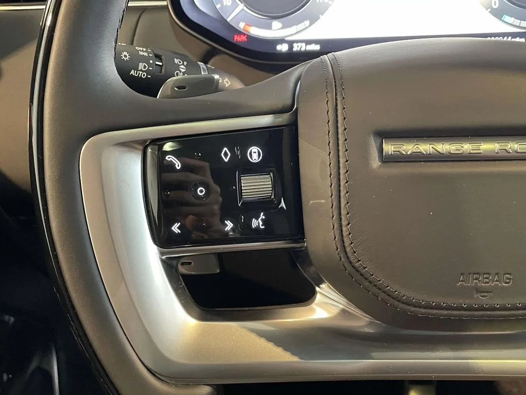 New 2026 Santorini Black Land Rover SE image 36