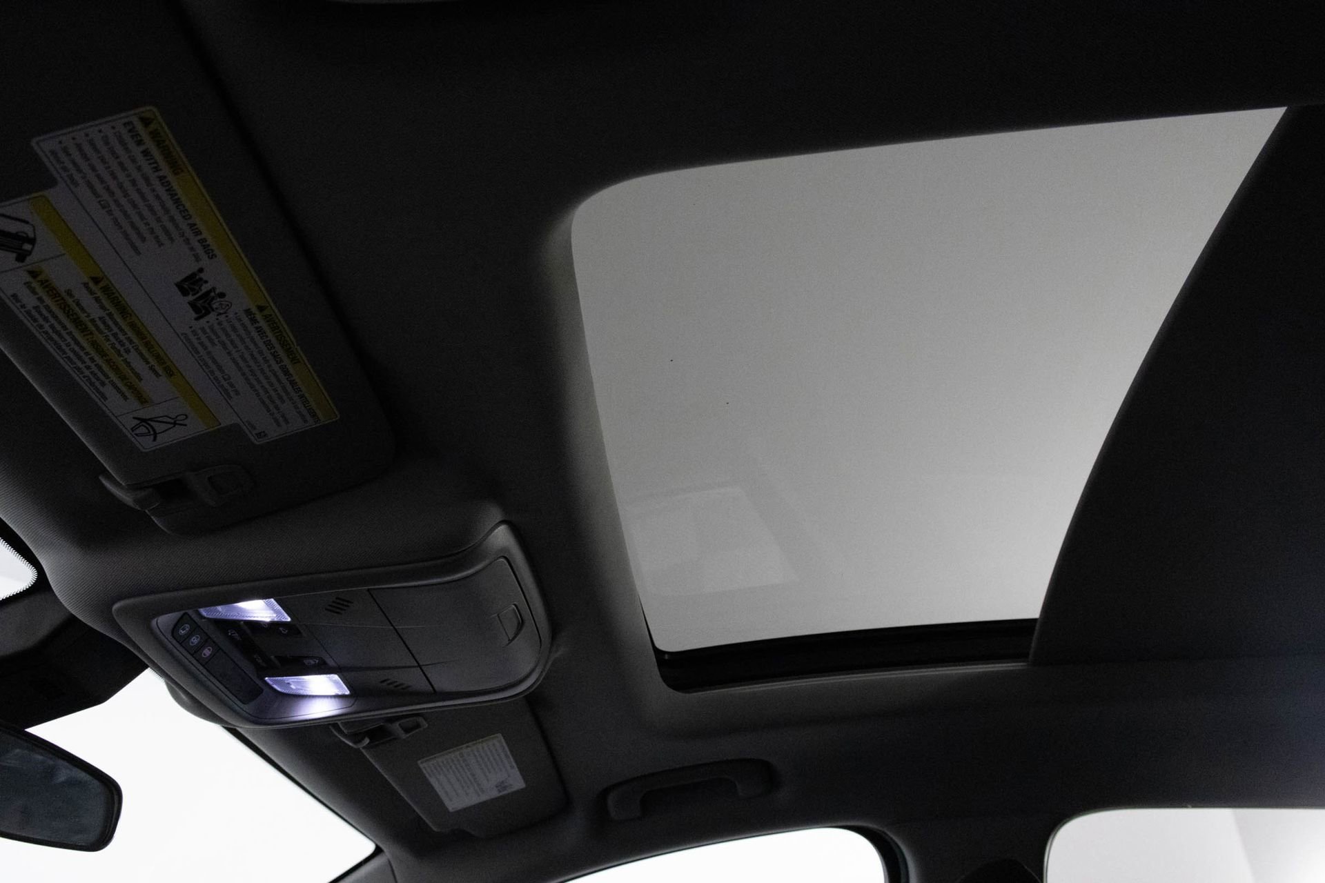 2023 CHEVROLET EQUINOX - Image 32