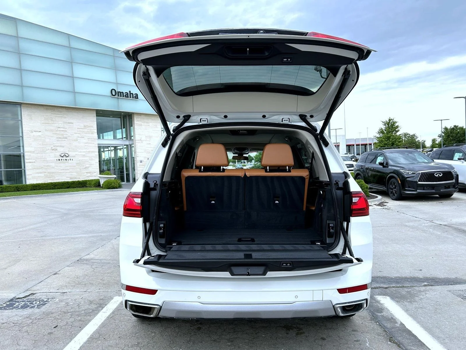 Used 2020 White BMW xDrive40i image 23