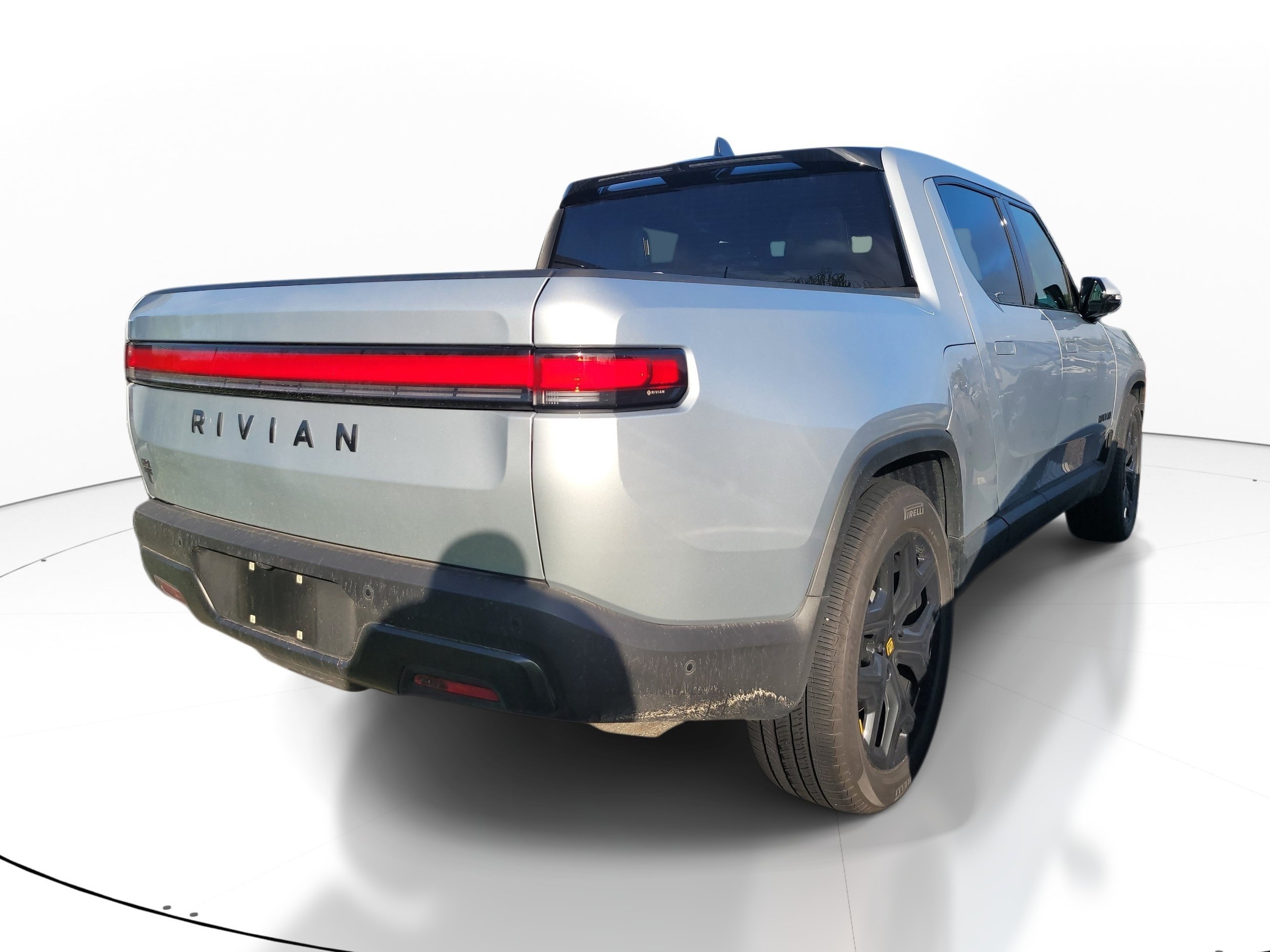 Used 2026  Rivian Dual Motor Large Pack image 4