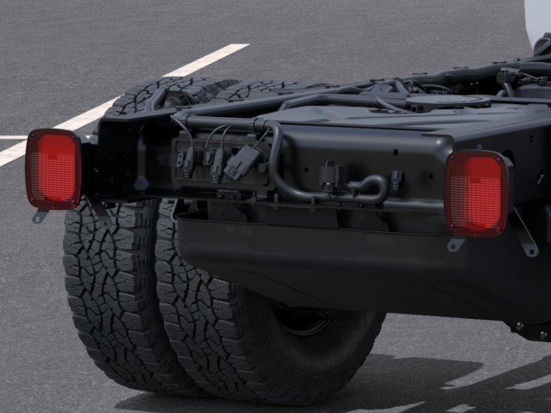 New 2026 Summit White GMC SLE image 11