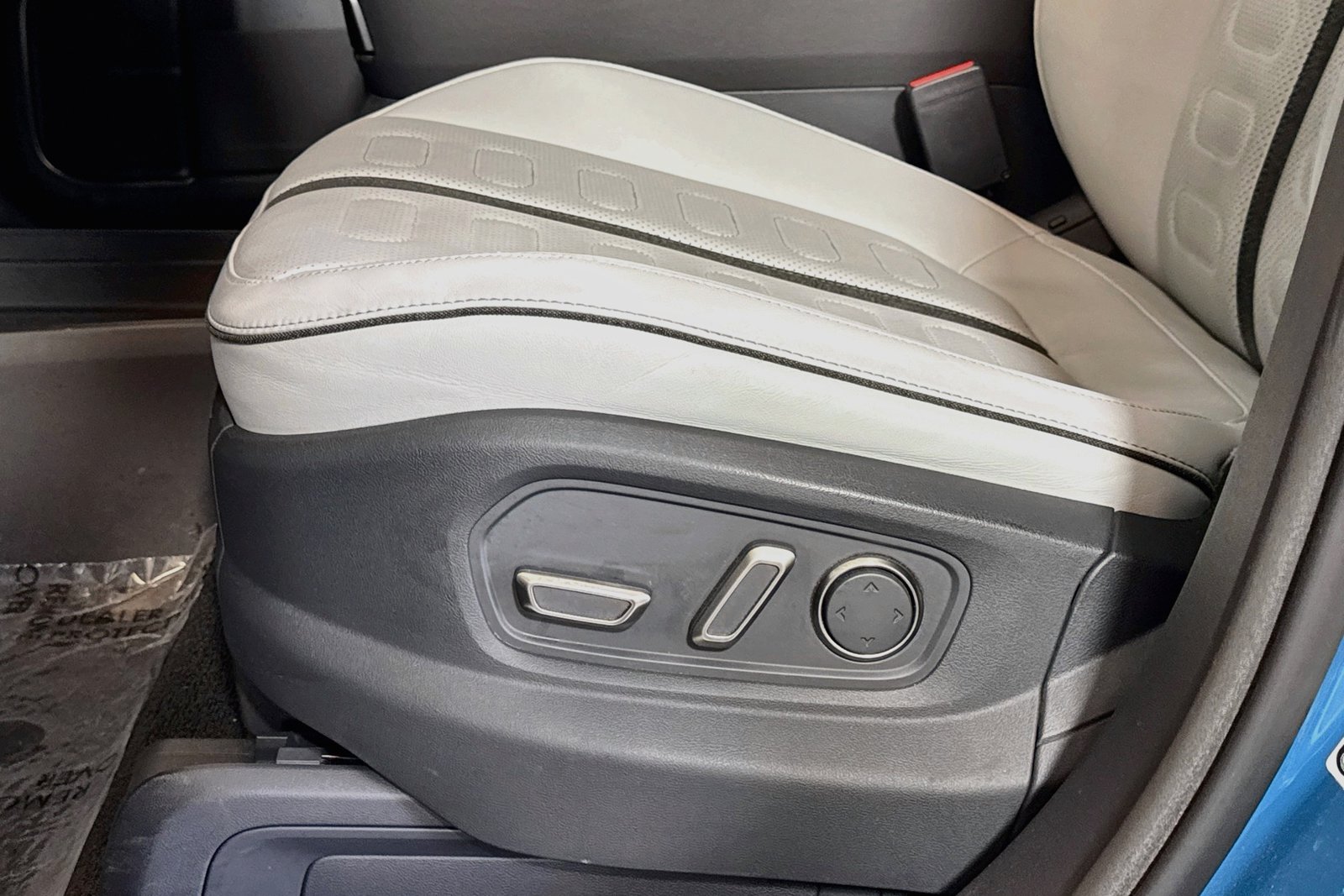 Used 2022 Rivian Blue Rivian Adventure Package image 16