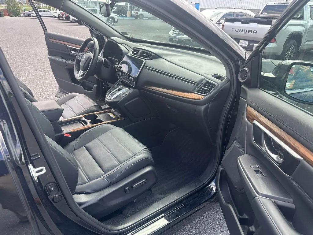 Certified Used 2021 Crystal Black Pearl Honda Touring image 13