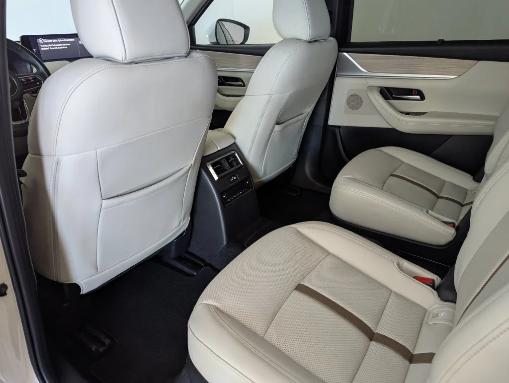 Used 2024 White Mazda Premium Plus AWD w/ 3rd Row Seats image 49