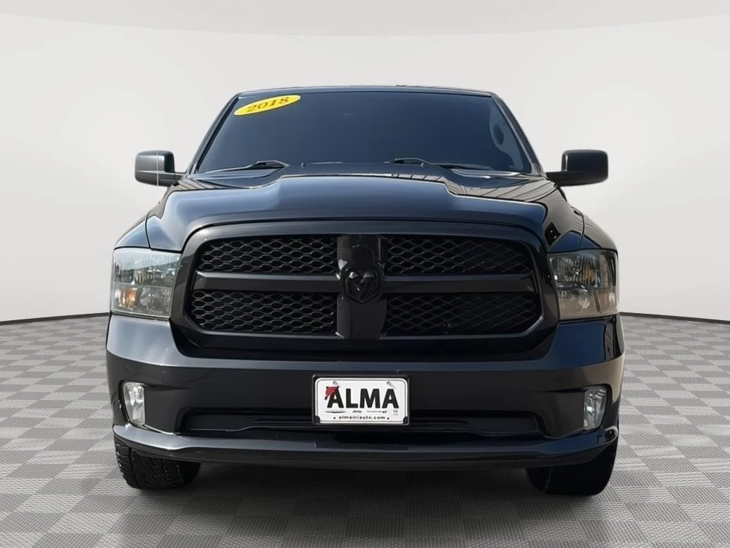 Used 2018 Brilliant Black Crystal Pearl Ram Express image 8