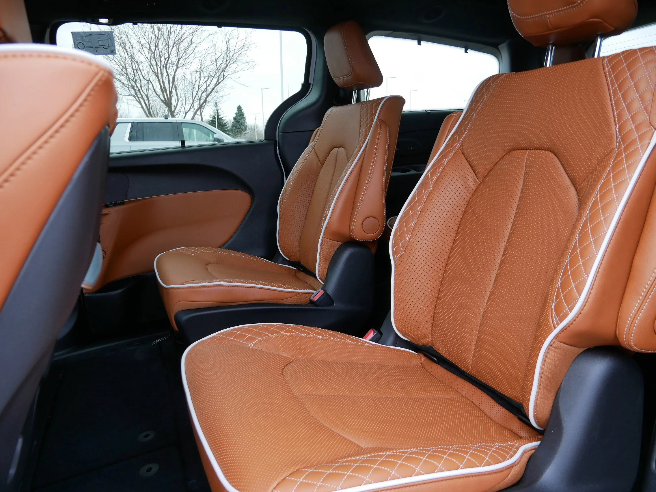 New 2026 Red Hot Pearl-Coat Exterior Paint Chrysler Pinnacle image 10