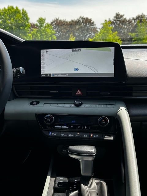 2024 Hyundai Elantra Limited - Photo 33