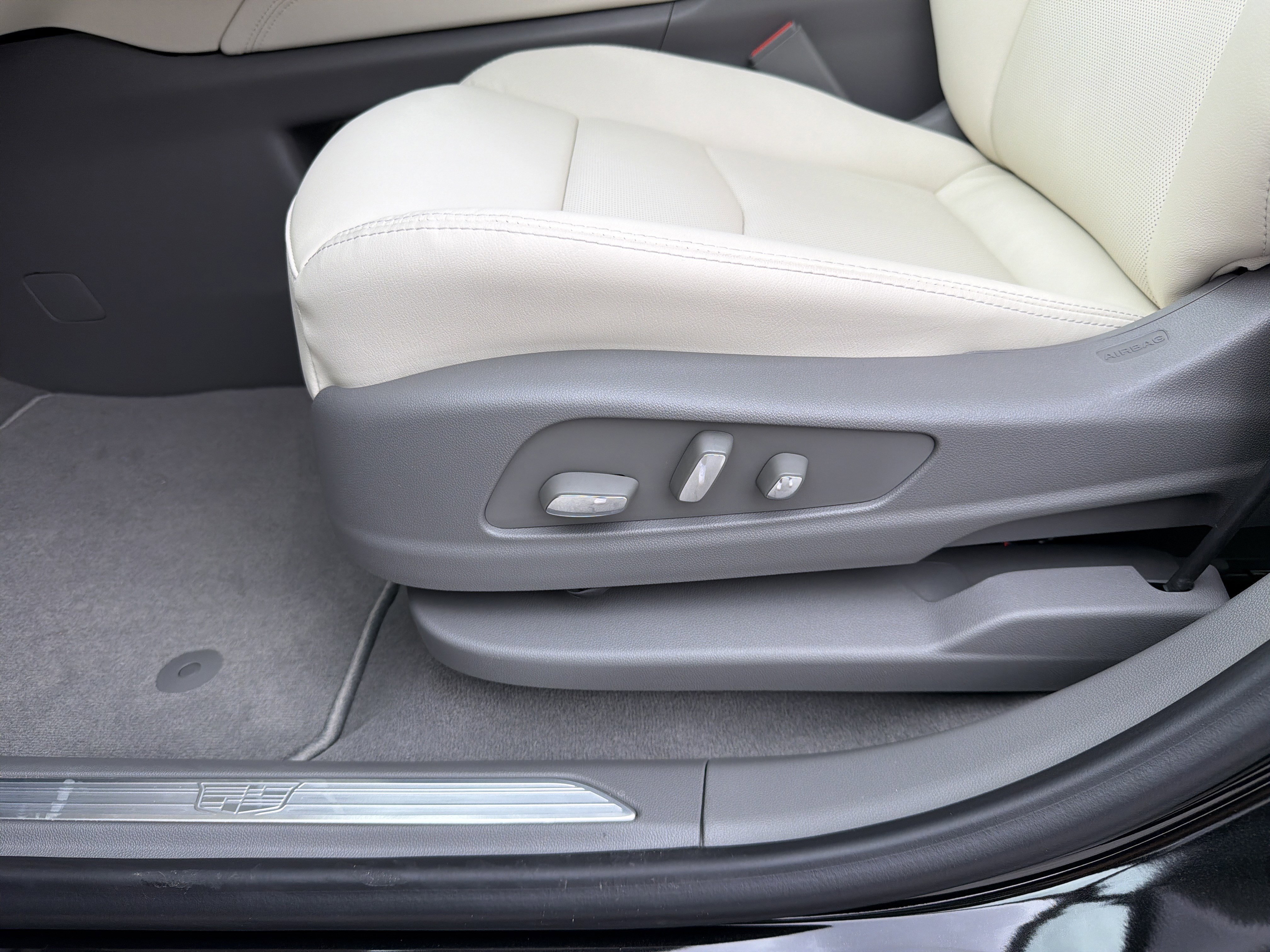 2026 Cadillac XT5 Premium Luxury - Photo 10