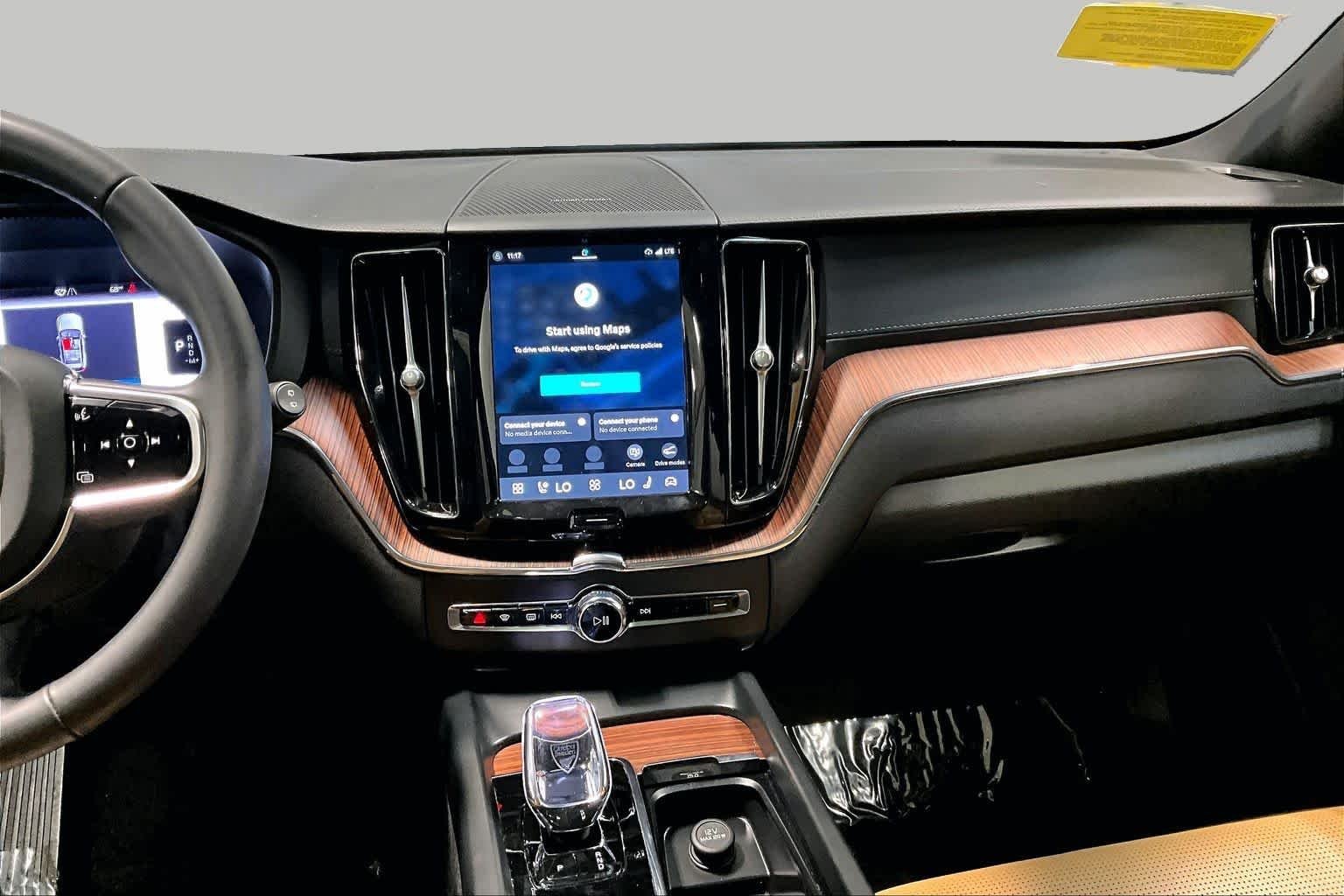 Used 2024 Onyx Black Metallic Volvo Ultimate Dark Theme image 7