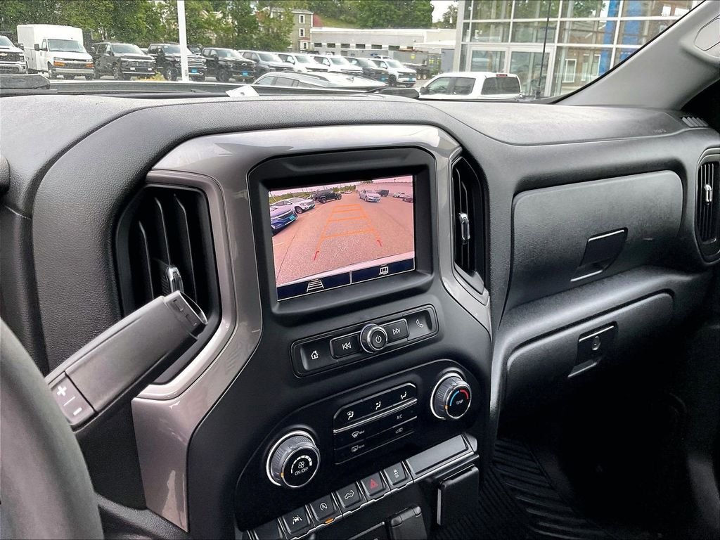 Used 2023 White Chevrolet Custom image 19
