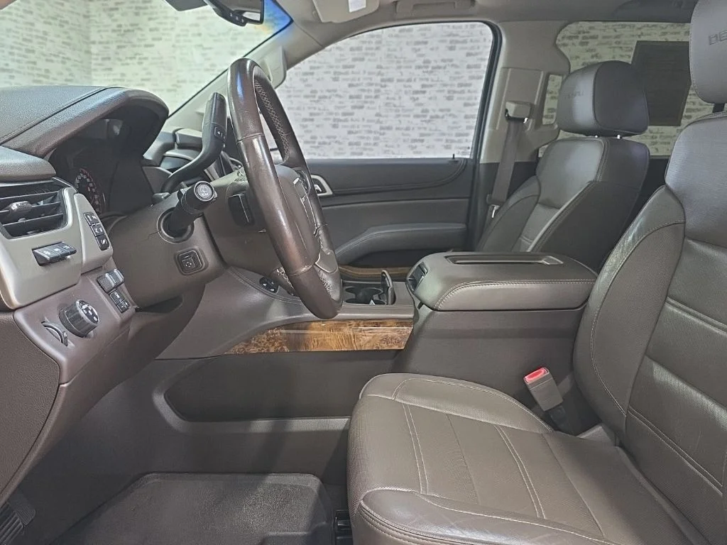 Used 2015 White GMC Denali image 25