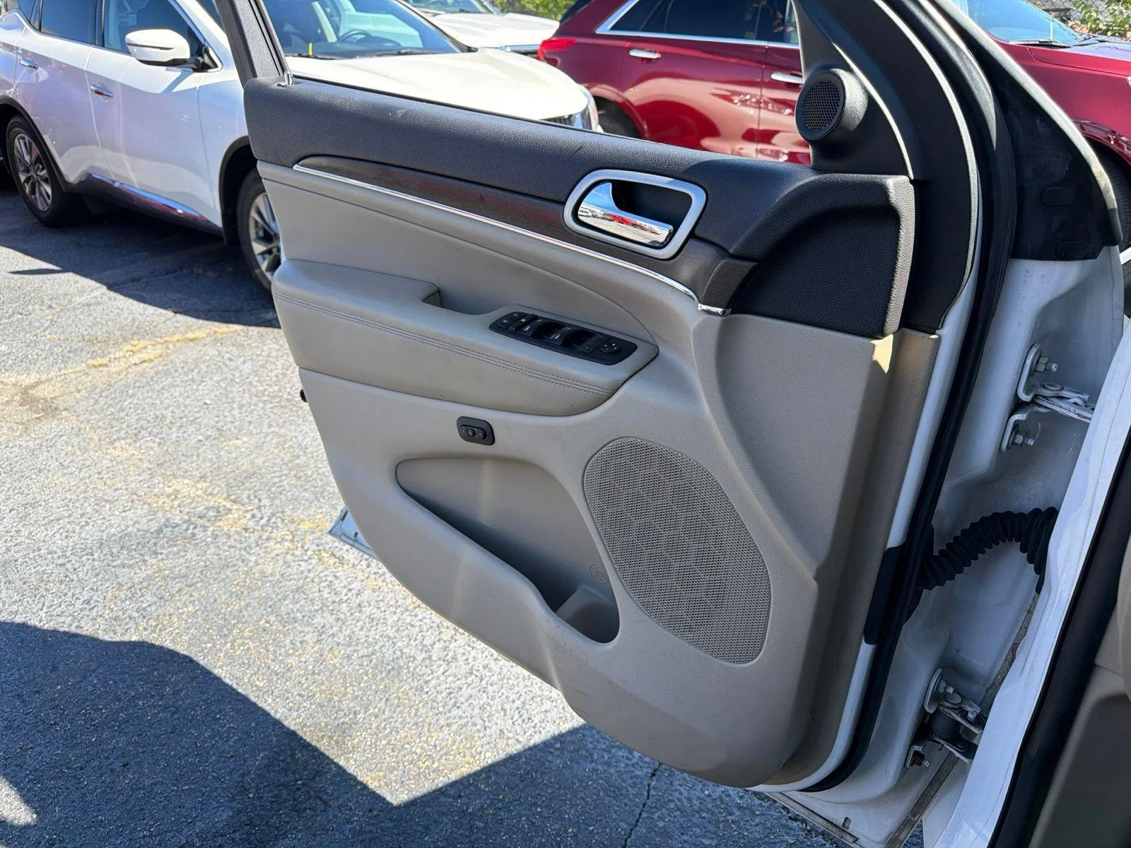 Used 2018 White Jeep Limited image 27