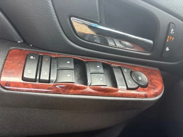 Used 2014 Silver Chevrolet LT image 12