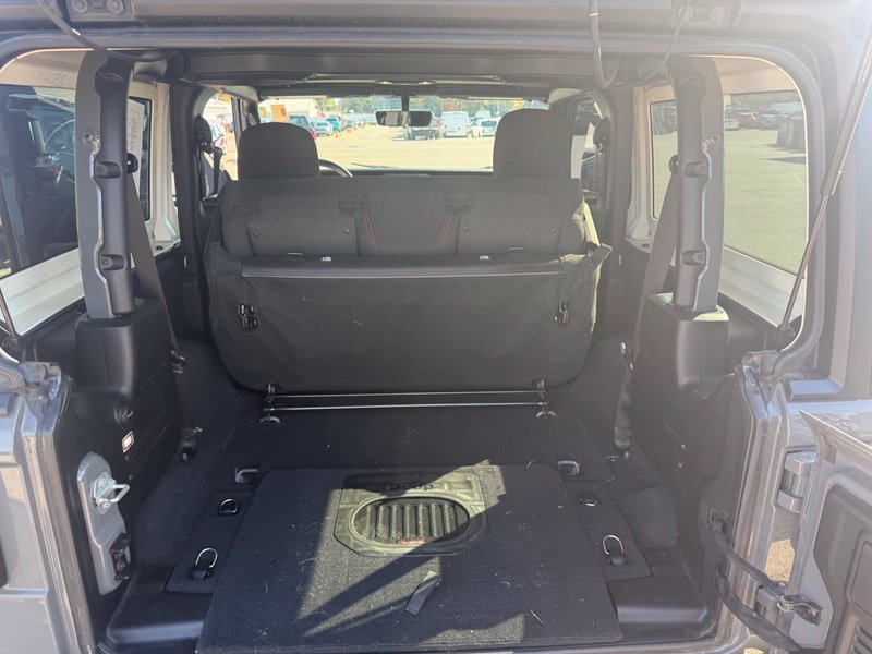 Used 2020 Gray Jeep Rubicon image 4