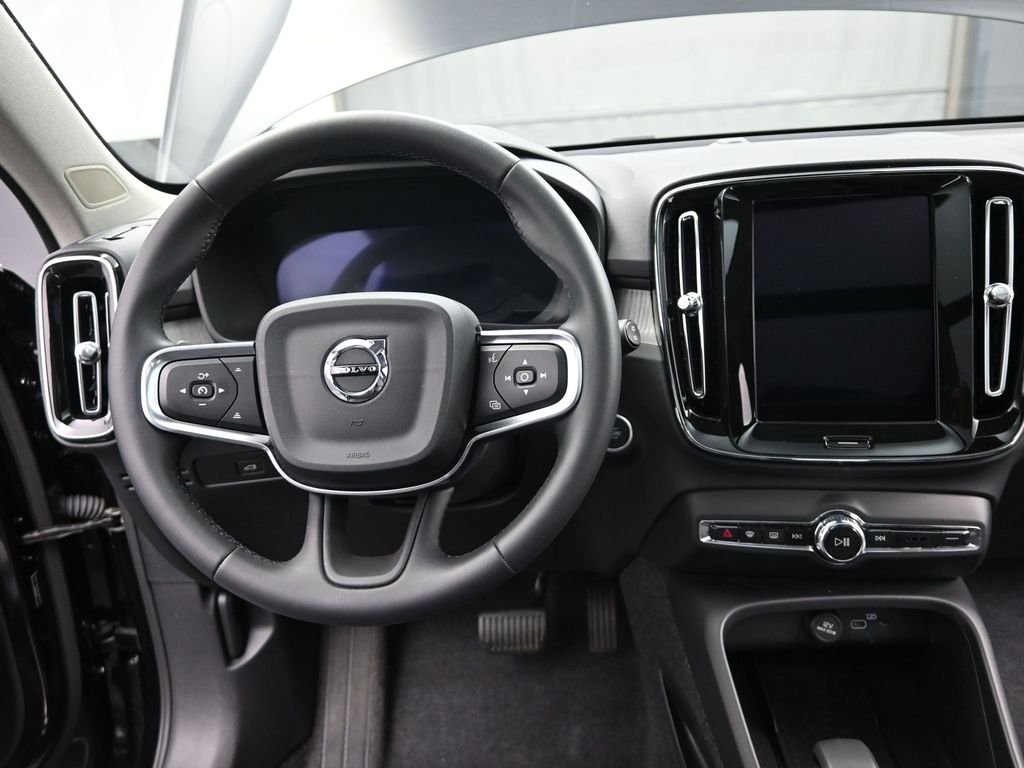 2025 Volvo XC40 Core - Photo 9