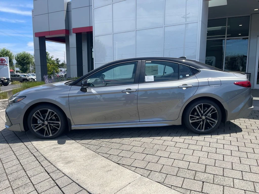 New 2026 Heavy Metal with Midnight Black Metallic roof Toyota XSE image 2