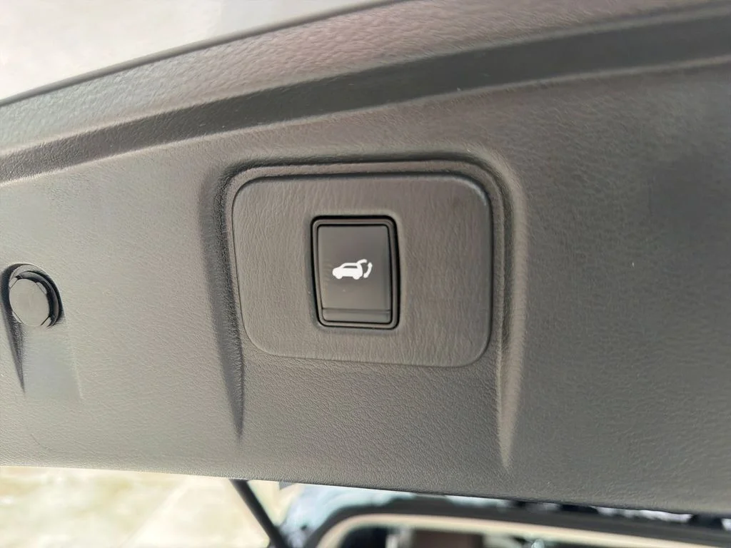 Used 2024 Gray Nissan Platinum image 36